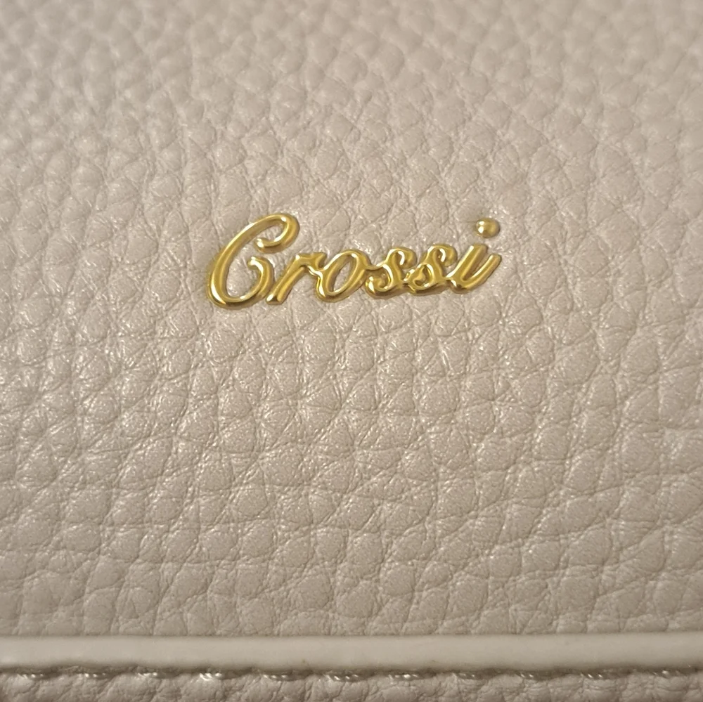 Crossi nwot light